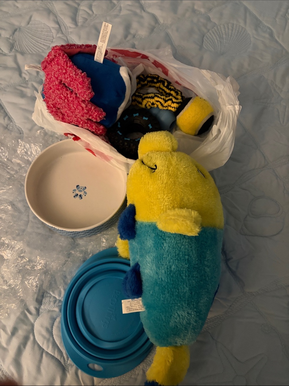 Dogs set of bowls and Colorful Plush Sea Animal Toy Set / Kong..
